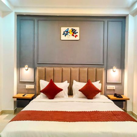 Mavens White Artemis Hospital Road Sector 52 Gurgaon Hotel Exterior foto