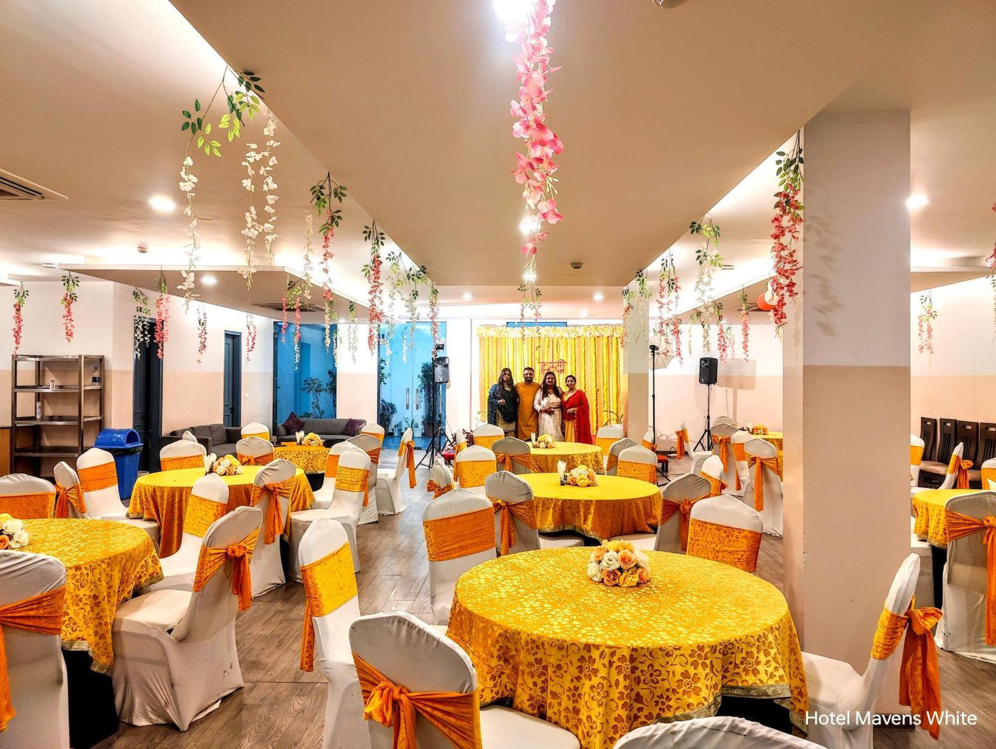 Mavens White Artemis Hospital Road Sector 52 Gurgaon Hotel Exterior foto